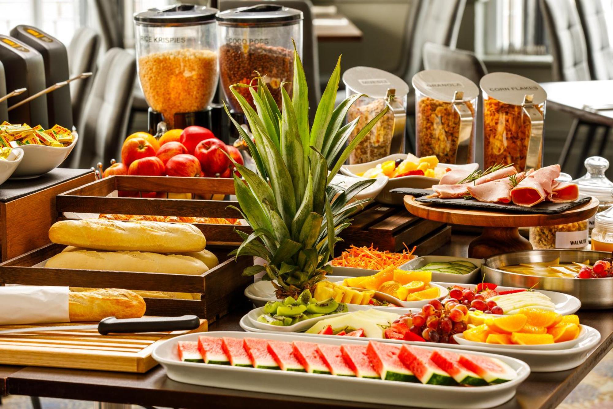 Sunday London Staines-Upon-Thames Heathrow T5 Hotell Eksteriør bilde