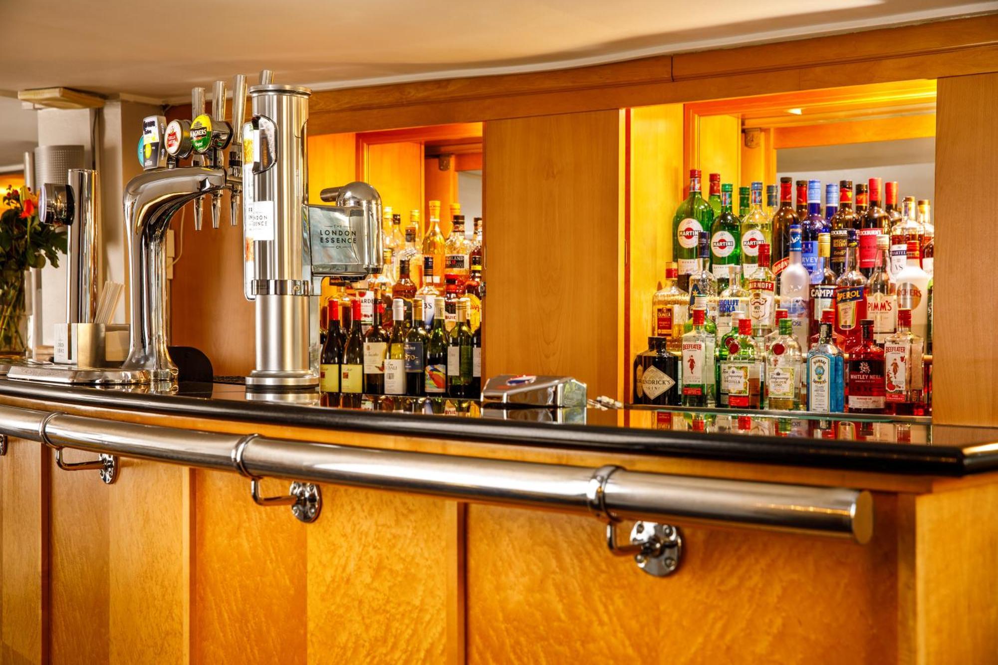Sunday London Staines-Upon-Thames Heathrow T5 Hotell Eksteriør bilde