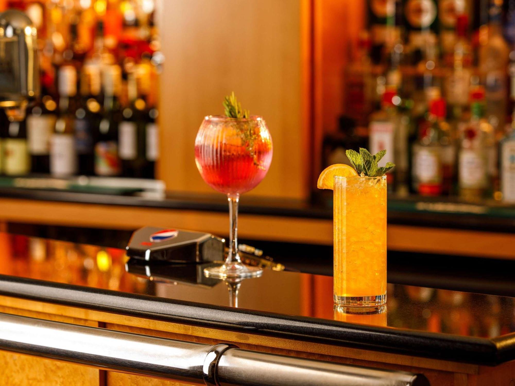 Sunday London Staines-Upon-Thames Heathrow T5 Hotell Eksteriør bilde