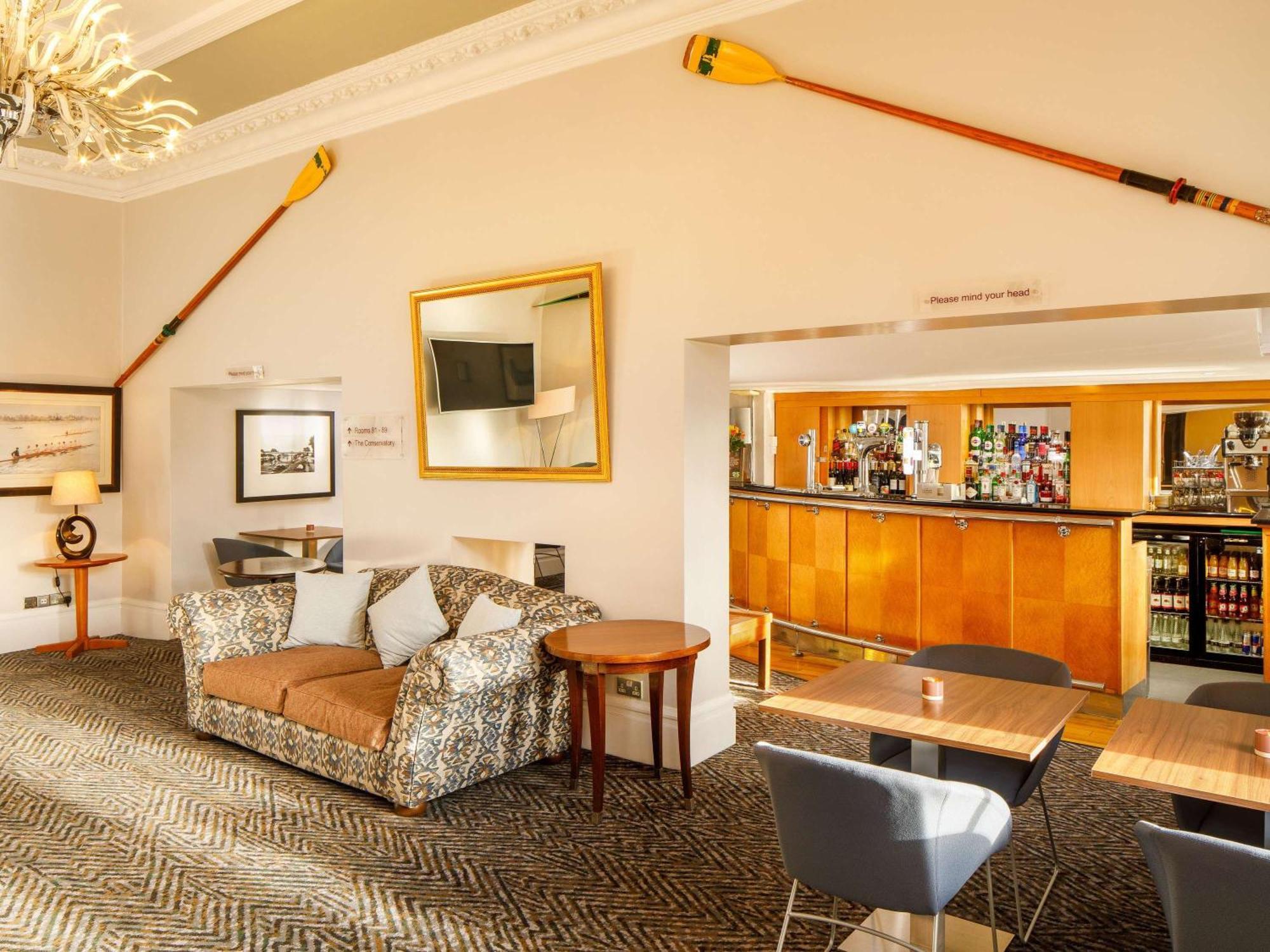 Sunday London Staines-Upon-Thames Heathrow T5 Hotell Eksteriør bilde