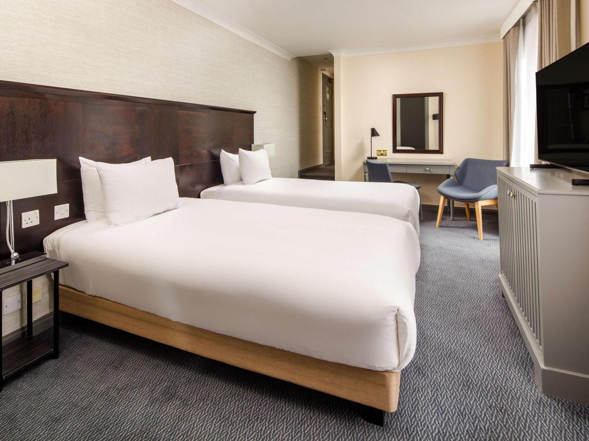 Sunday London Staines-Upon-Thames Heathrow T5 Hotell Eksteriør bilde