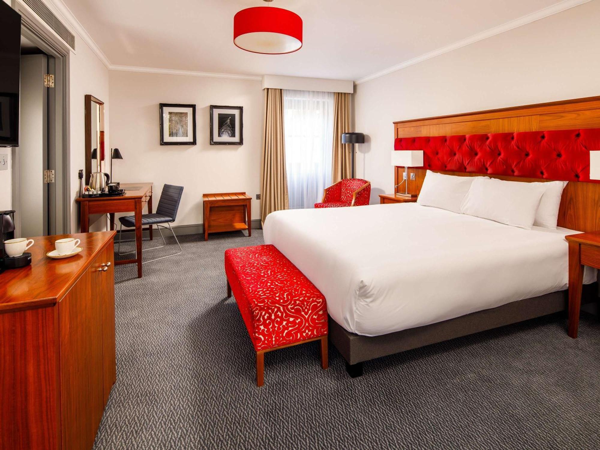 Sunday London Staines-Upon-Thames Heathrow T5 Hotell Eksteriør bilde