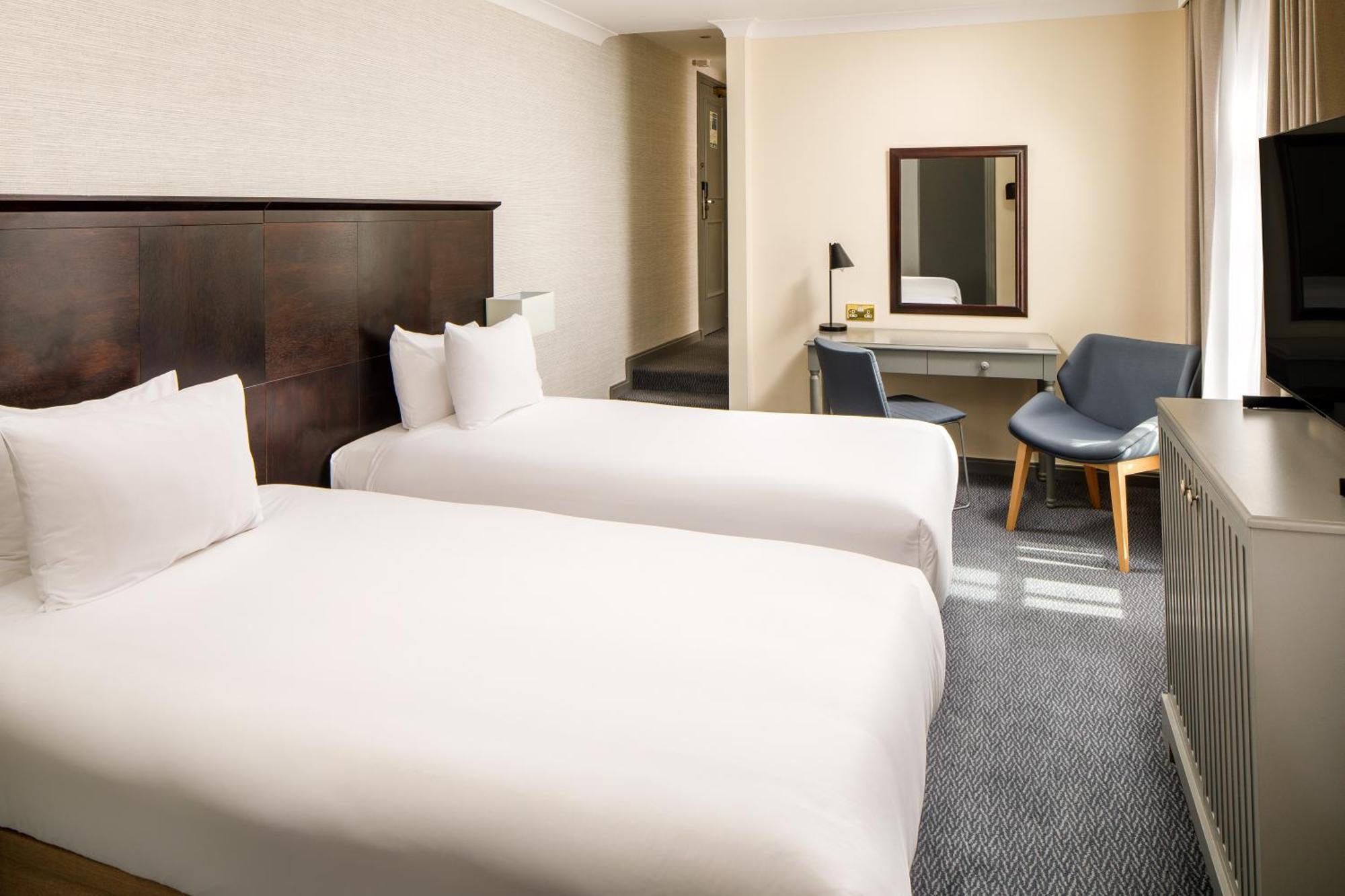 Sunday London Staines-Upon-Thames Heathrow T5 Hotell Eksteriør bilde