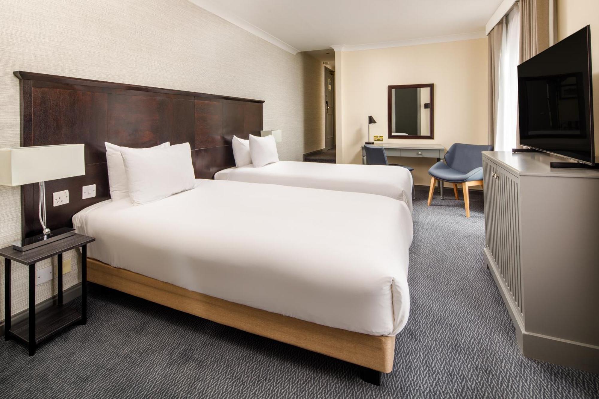 Sunday London Staines-Upon-Thames Heathrow T5 Hotell Eksteriør bilde