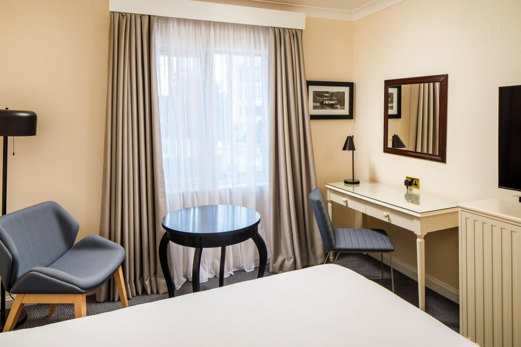 Sunday London Staines-Upon-Thames Heathrow T5 Hotell Eksteriør bilde