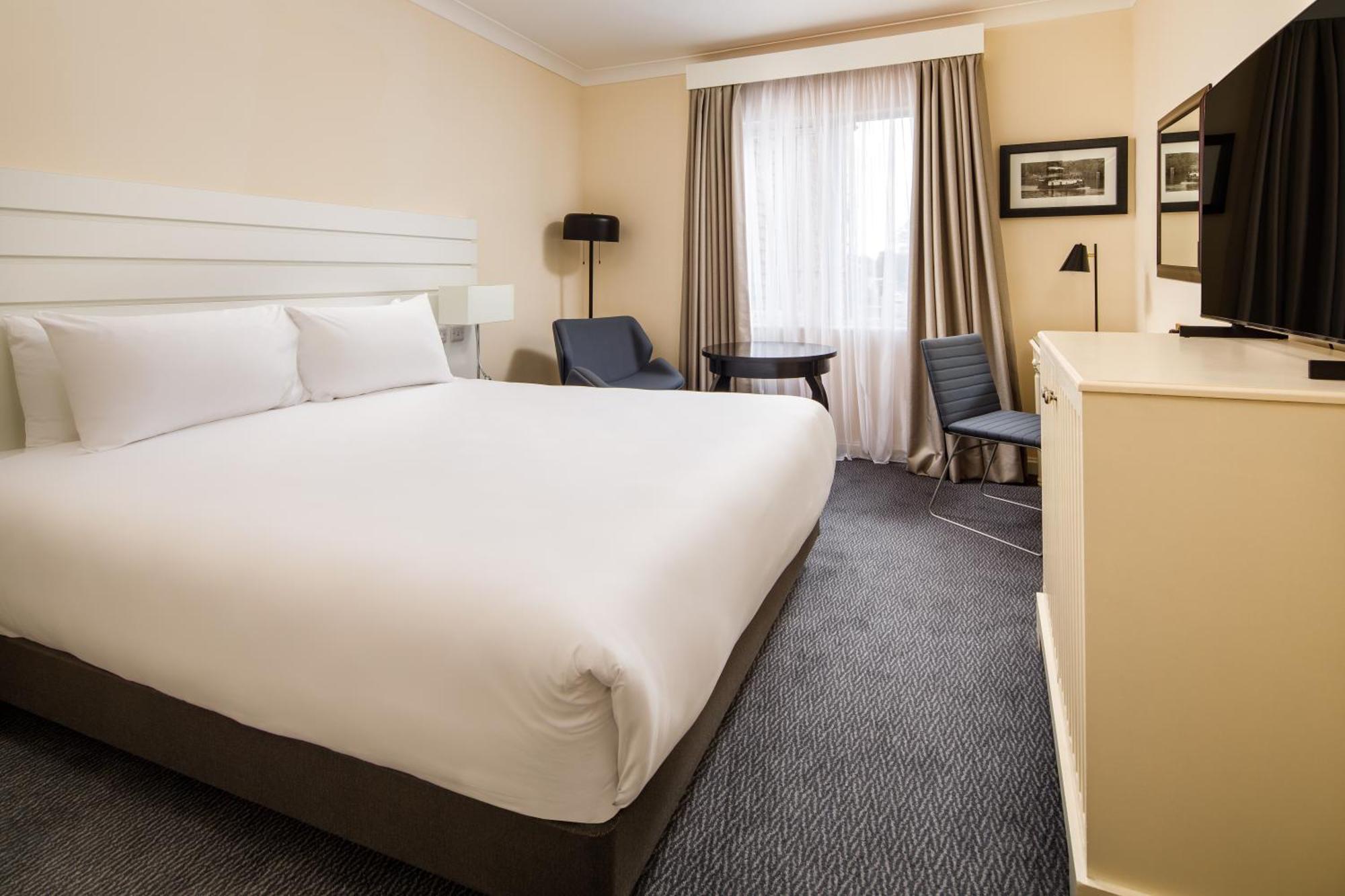 Sunday London Staines-Upon-Thames Heathrow T5 Hotell Eksteriør bilde