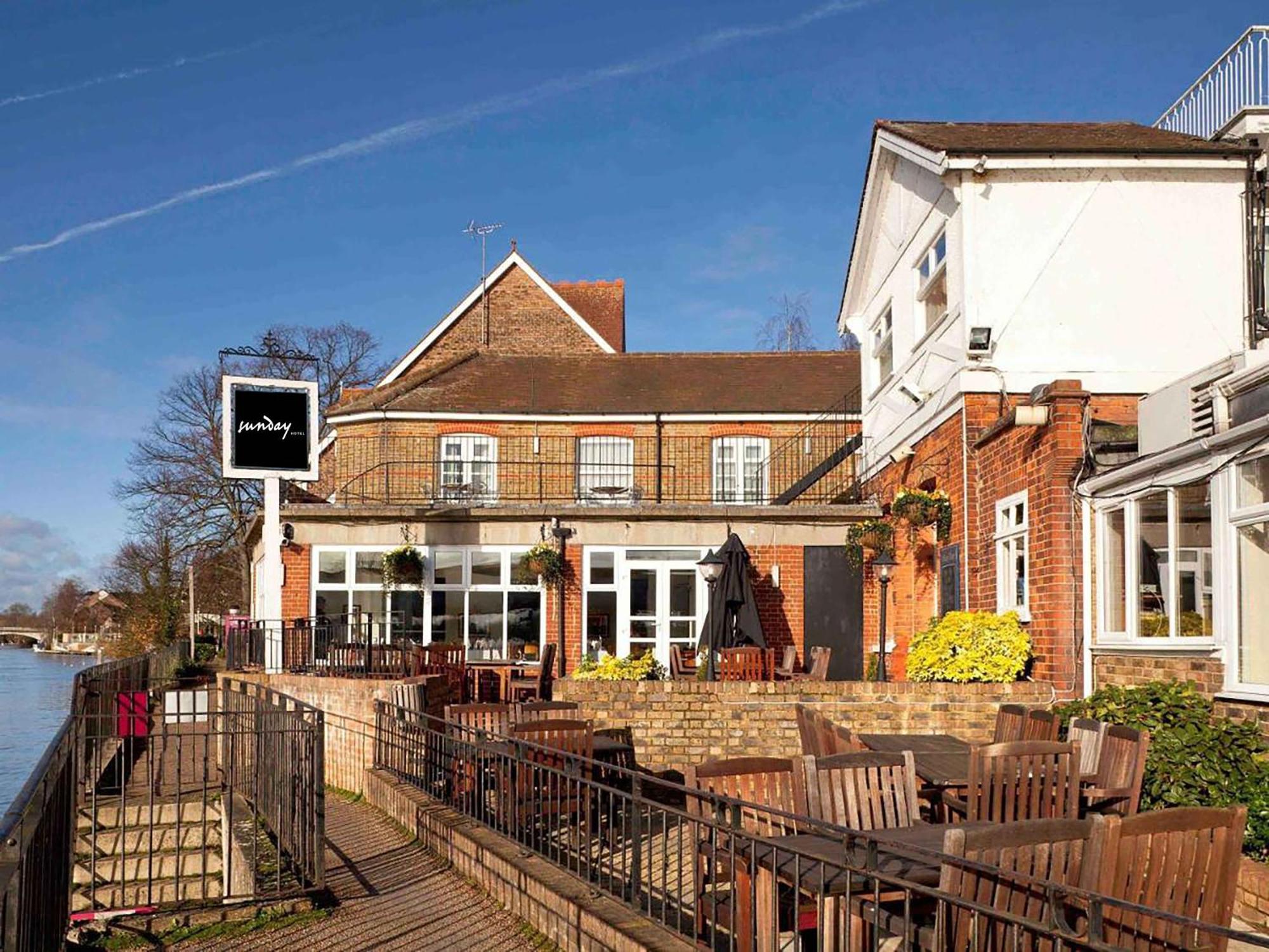 Sunday London Staines-Upon-Thames Heathrow T5 Hotell Eksteriør bilde
